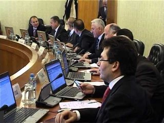 Berisha mbledhje qeverie.mpg