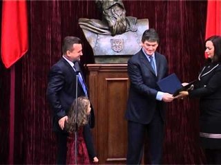 TOPI DEKORON TE PERNDJEKURIT.mpg