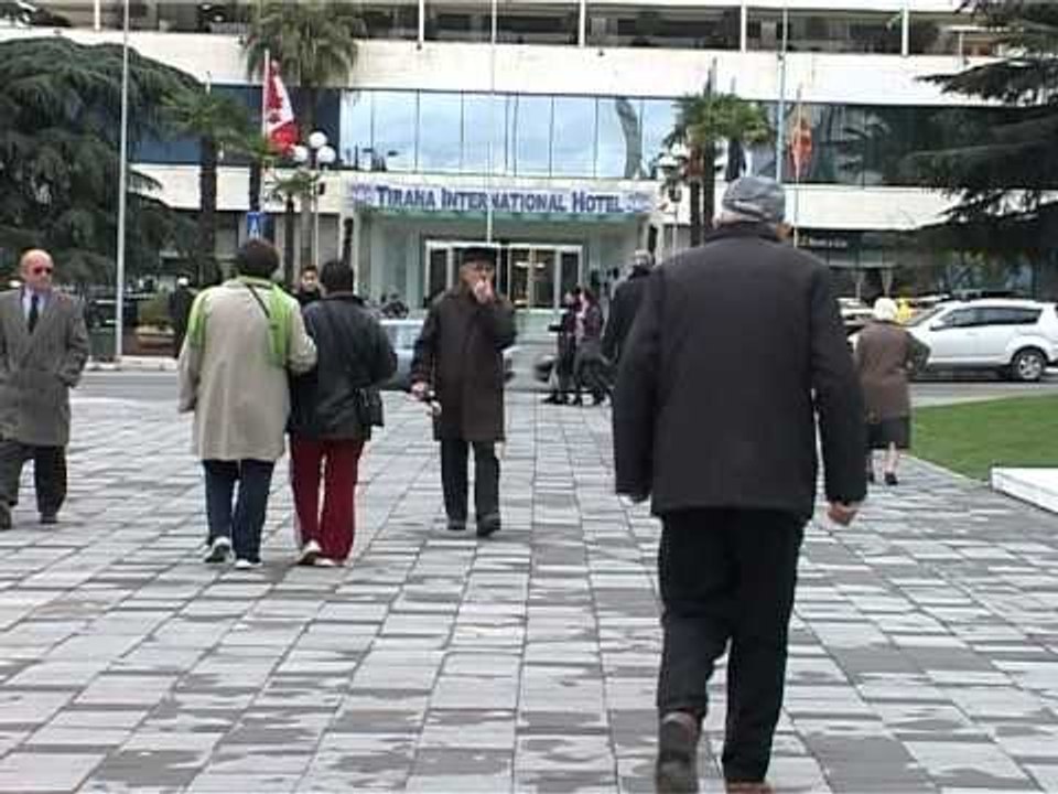 Interviste e ambasadorit kinez per RTV "Ora News".mpg