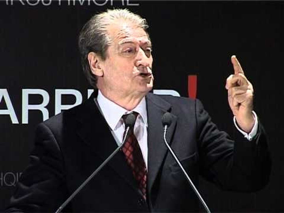 EKSPOZITE PER TE KUJTUAR  DESHMORET E KOSOVES .mpg