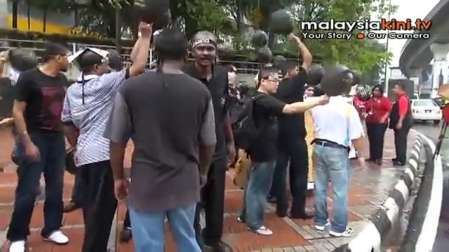 Maybank employees stage 3-hour strike in Bangsar