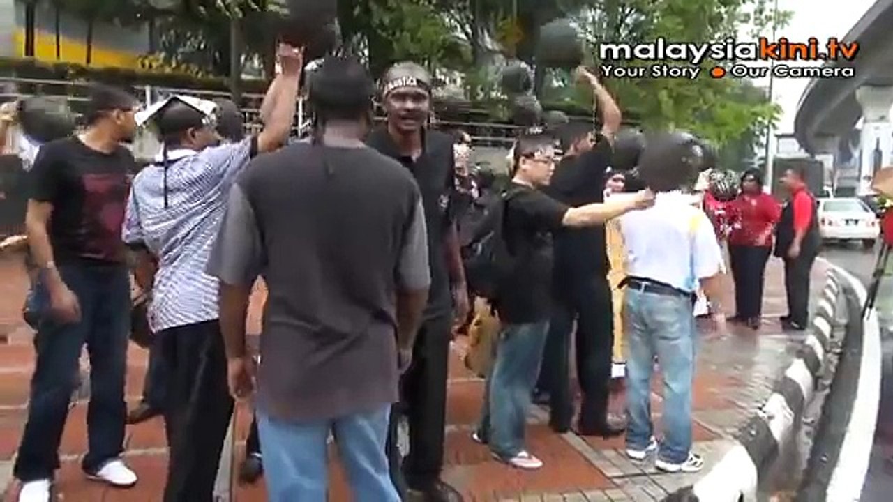 Maybank employees stage 3-hour strike in Bangsar