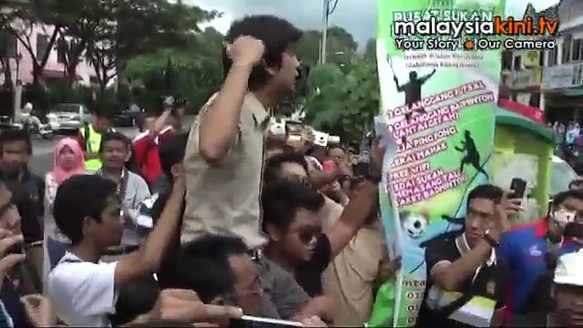 Adam speaks to UPSI students after suspension