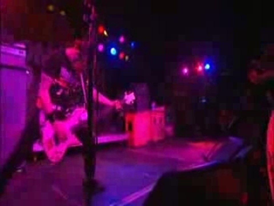 FFTL - The One Armed Boxer (Live)