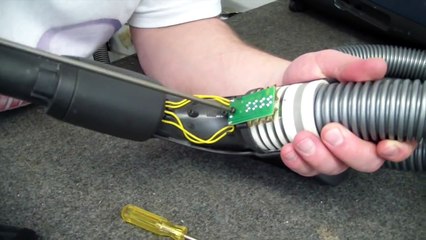 My Miele S5980 is cutting out - How do I repair the hose to fix it?