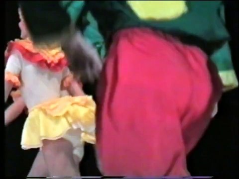 Детский танец - ЗАДИРИСТЫЙ КУРЯТНИК / Children dance - Snooty chicken coop