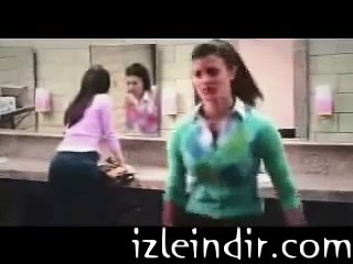 kızlar tuvaleti çok komik :D www.jigolobestmodel.com