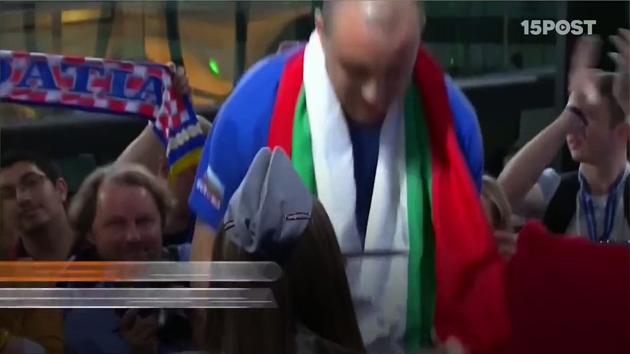 Asombrosa competencia de aviones de papel de Red Bull