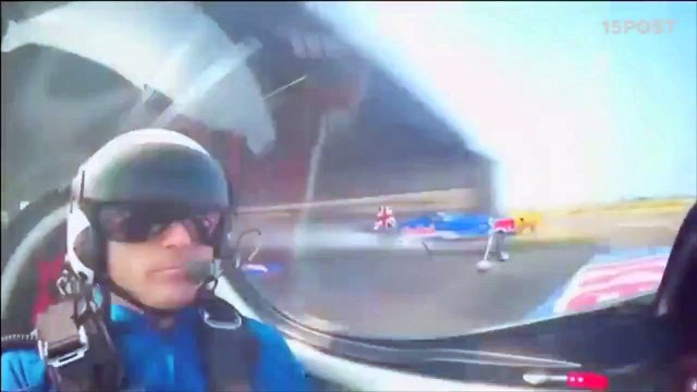 Dos pilotos de Red Bull, los primeros en volar al tiempo a través de un edificio