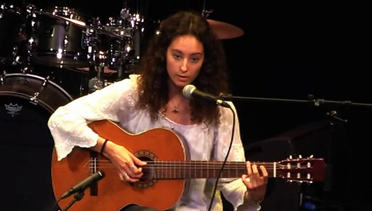 19-08-2015 Lisa PALANDRI "De mémoire de rose" Julos Beaucarne Cover Théâtre Montbéliard
