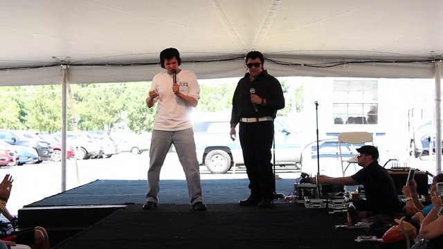 Donny Edwards joins Freddy Lizani to sing 'Johnny B Goode' Elvis Week 2015