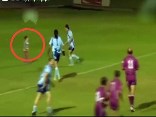 دیکھئے چار سالہ بچے نے رگبی کے ماہر کھلاڑیوں کے درمیان پوائنٹ کیسے کیا۔