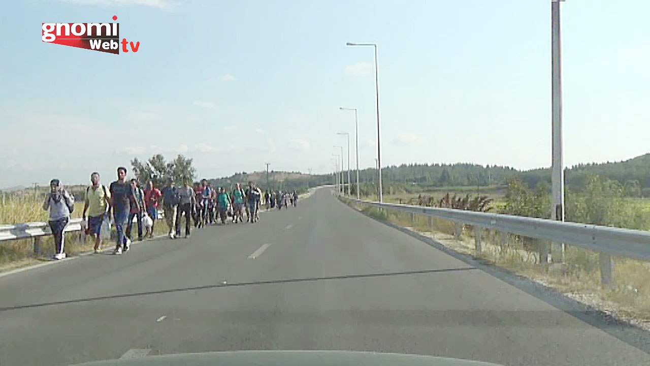 Πρόσφυγες στην Ειδομένη: Ταξίδι στο άγνωστο με βάρκα την ελπίδα