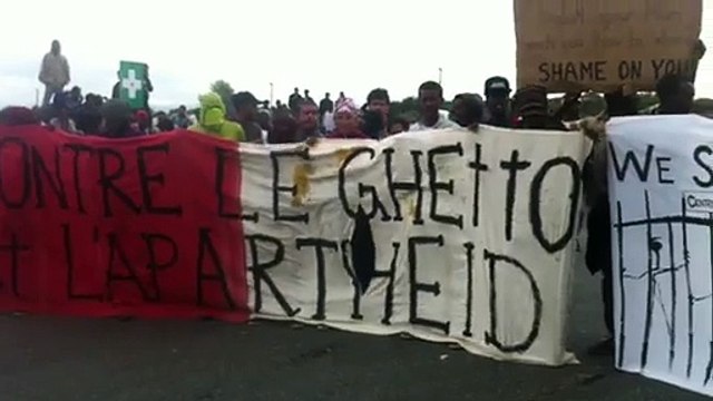 Calais : Nous sommes des immigrants, pas des terroristes , scandent les migrants