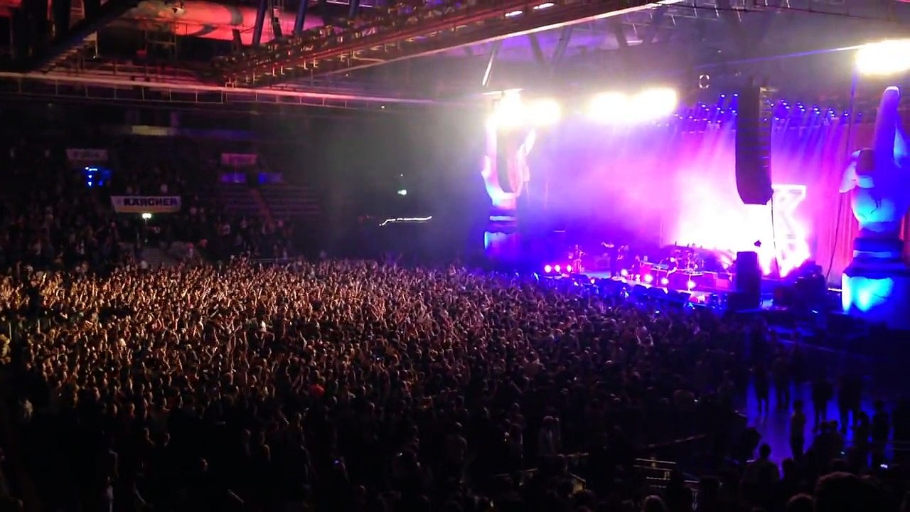 Kraftklub live: Hey Jude  Wenn du mich küsst / 2015 HannsMartinSchleyerHalle