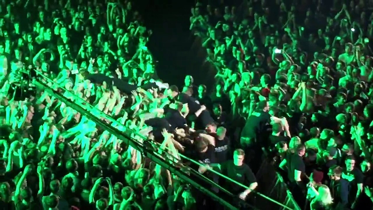 Backstagediving  Kraftklub  Berlin  06.03.2015  MaxSchmellingHalle