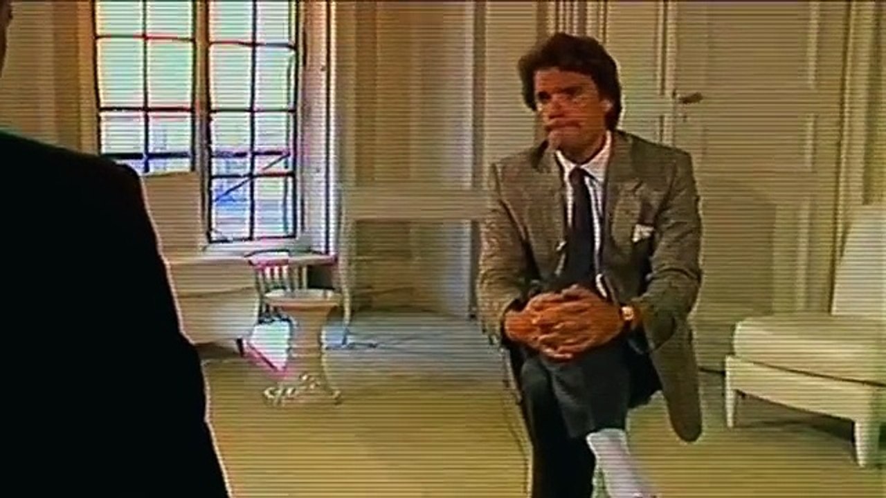 Petits arrangements entre amis avec l'histoire de Bernard Tapie self-made-man des années 80.