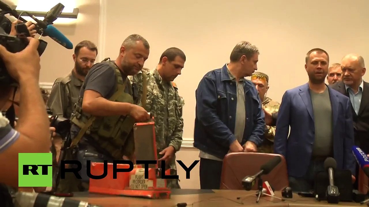 MH17 black box handover: Malaysia receives flight-recorders from Donetsk rebels