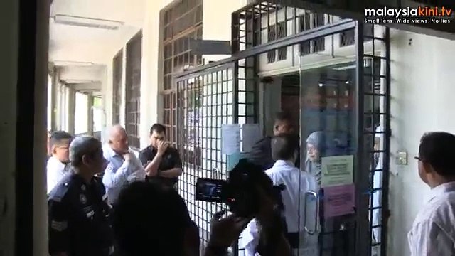 Qazaf case: Anwar bids to disqualify Jawi lawyer