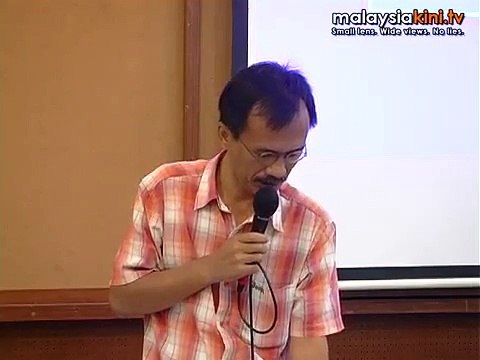 Students on 'Read Alternative Media' campaign