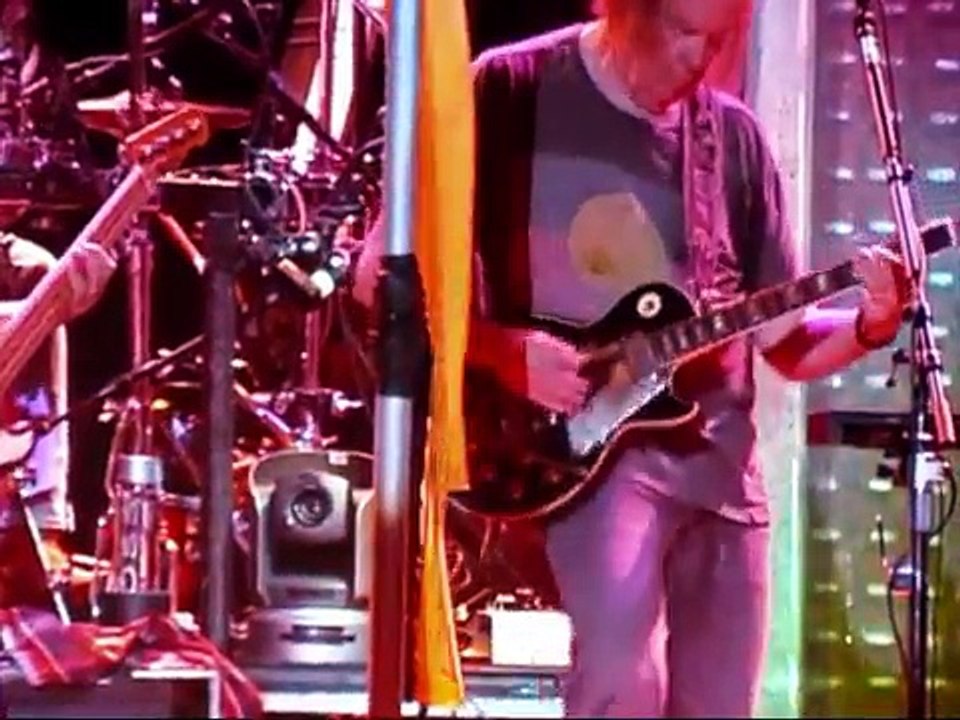 Neil Young & Crazy Horse "Mr Soul" live in Sydney 2013