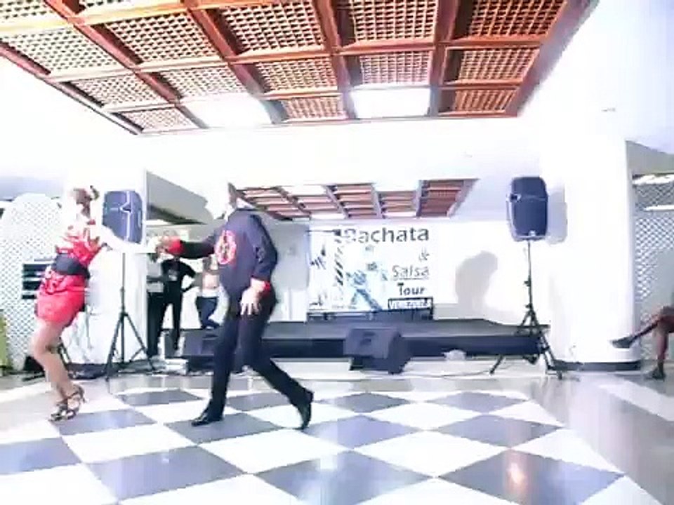 Ataca y La Alemana Show Bachata en Fukuoka en el 1er Bachata & Salsa Tour Venezuela 2011