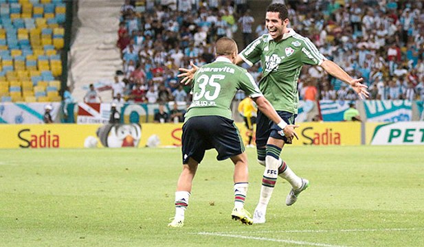 Com golaço no fim, Flu vence o Papão no Maracanã