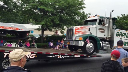 Download Video: Tow Train Honks for July 4