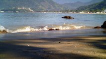 Praia à praia, mares aos mares, barcos aos barcos, Ubatuba, SP, Brasil,PET reciclados em 82 a 92 garrafas de 2 litros