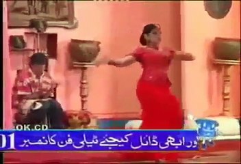 NADIA KHAN Hot Mujra On Stage
