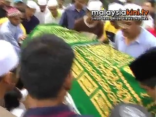 500 mourn Bersih supporter's death