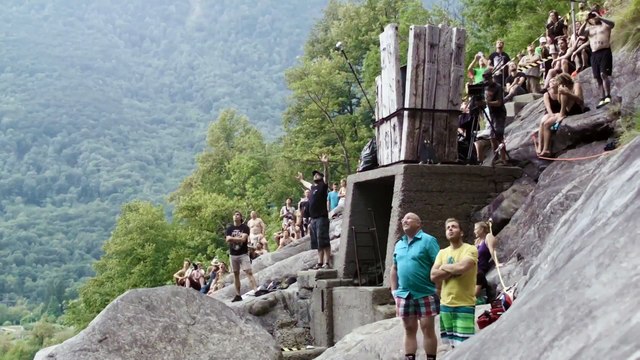 Crazy stunt man jumps of 59 meters Cliff and enters water at 120km/h speed!!