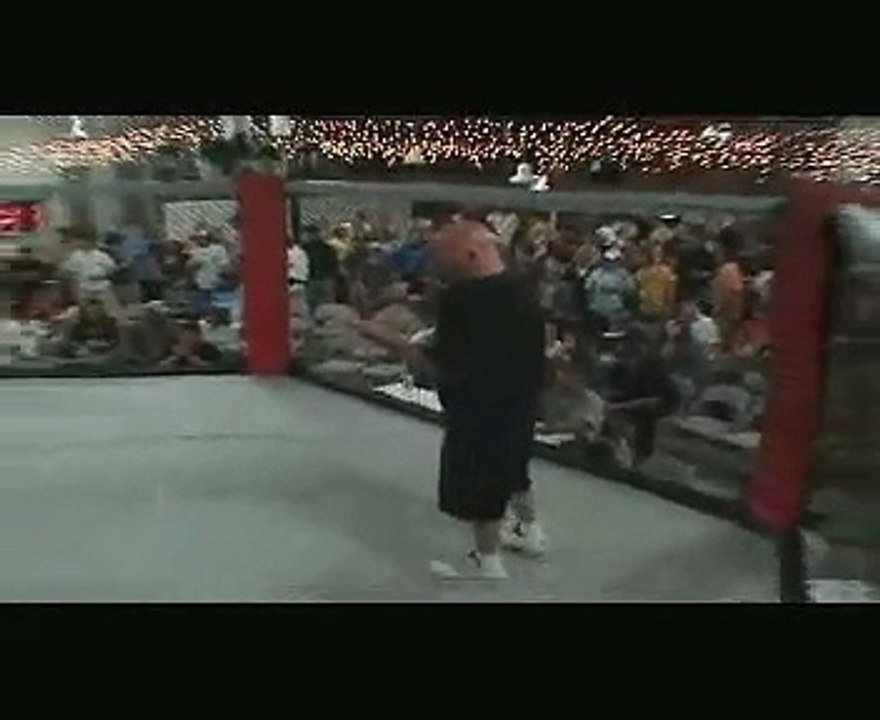 One punch KO - Cage fighting (Match begins @ 2:28)