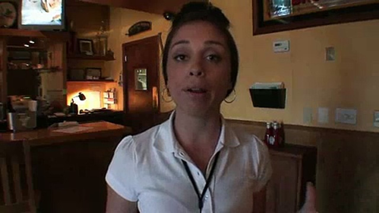 How to Be a Good Waiter _ How to Ask for Help From Other Waiters