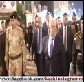 يحدث لاول مره ... رئيس الوزراء الدكتور حيدر العبادي يلتقط صوره سيلفي مع مواطن عراقي