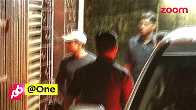 Ranbir Kapoor and Katrina Kaif's HIDE AND SEEK with media at Aamir Khan's bash - Bollywood News