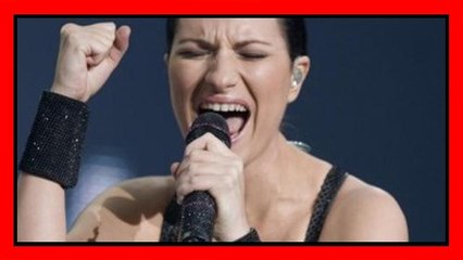 Laura Pausini furiosa con il giornalista, lo sfogo su Facebook