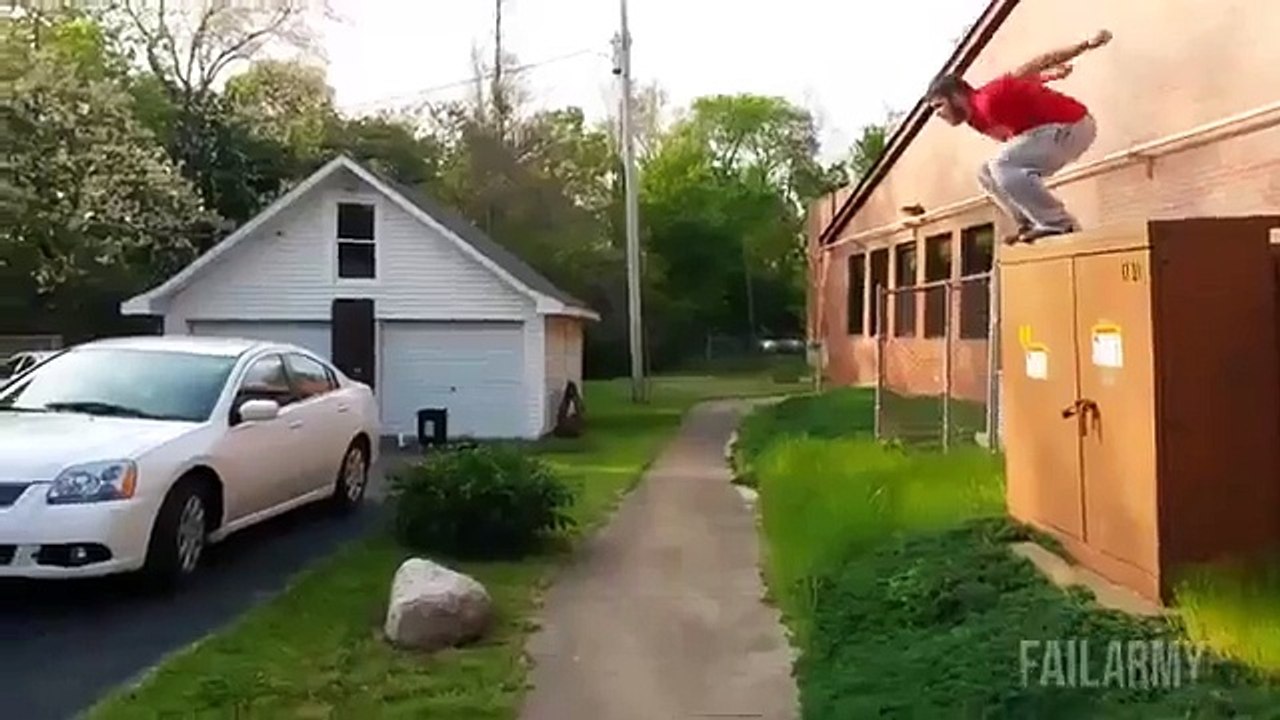 Hunharca düşen komik insanlar