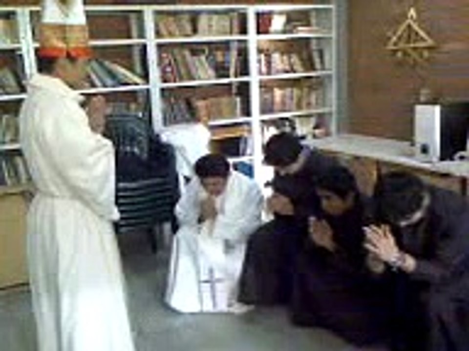 sacerdotes bailando cumbias 1