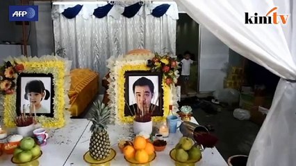 Wajah sayu budak lihat keranda bapa, adik