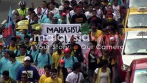Himpunan 112: Large UM crowd moving towards Stadium Merdeka