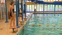 Hart van Nederland 15 jarige jongste zwemjuf van Nederland