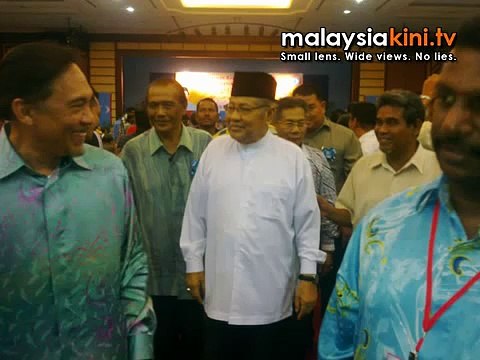 'Pakatan got buku jingga, Umno got sex, sex, sex...'