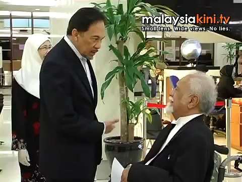 Anwar applies for a new trial on sodomy charge