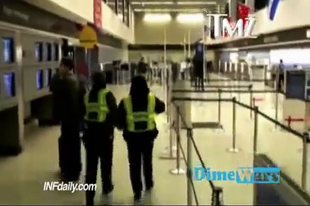 Mike Tyson Beats Up Paparazzi