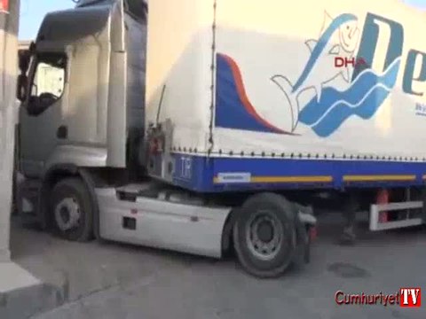 Silopi'de YDG-H'liler, el koydukları TIR'ı emniyete sürdü