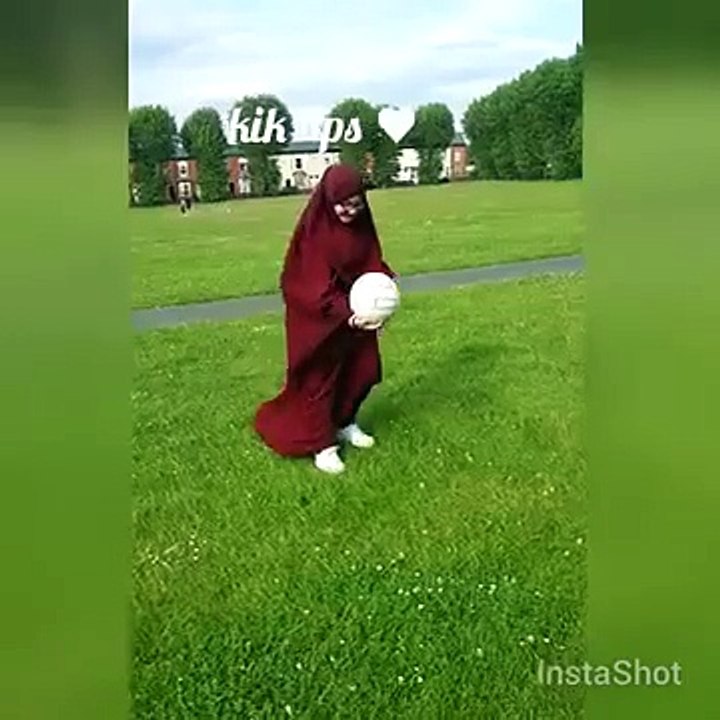 أختنا الفاضلة تلعب بطريقة شرعية