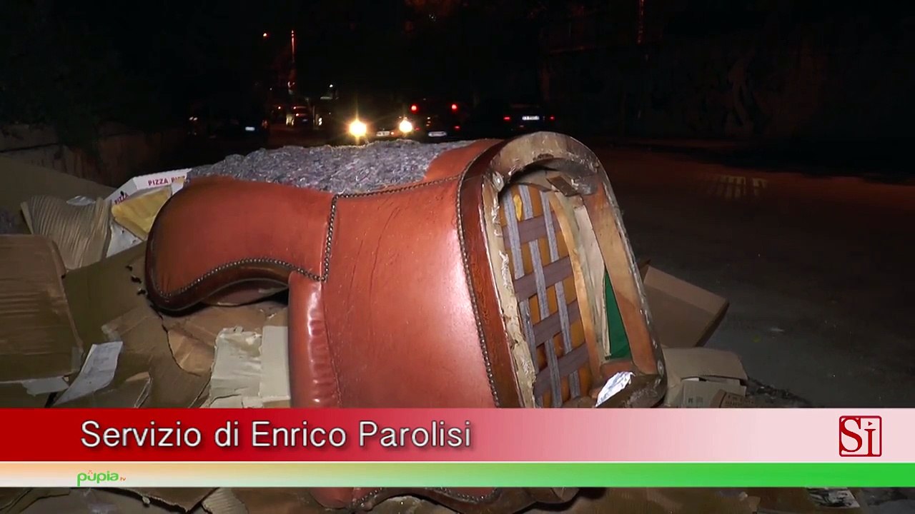 Napoli - Rifiuti, lo sversatoio di Via Vicinale dei Monti a Pianura (20.08.15)