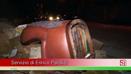 Napoli - Rifiuti, lo sversatoio di Via Vicinale dei Monti a Pianura (20.08.15)