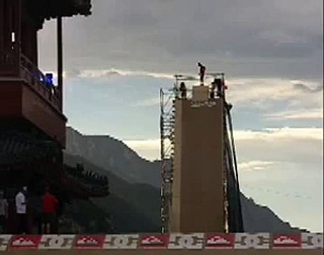 Saut au dessus de la muraille de Chine